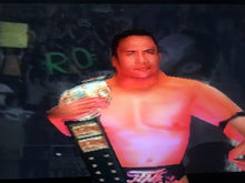 Load image into Gallery viewer, WWF Smackdown 2 - The Rock w/ WWF Championship